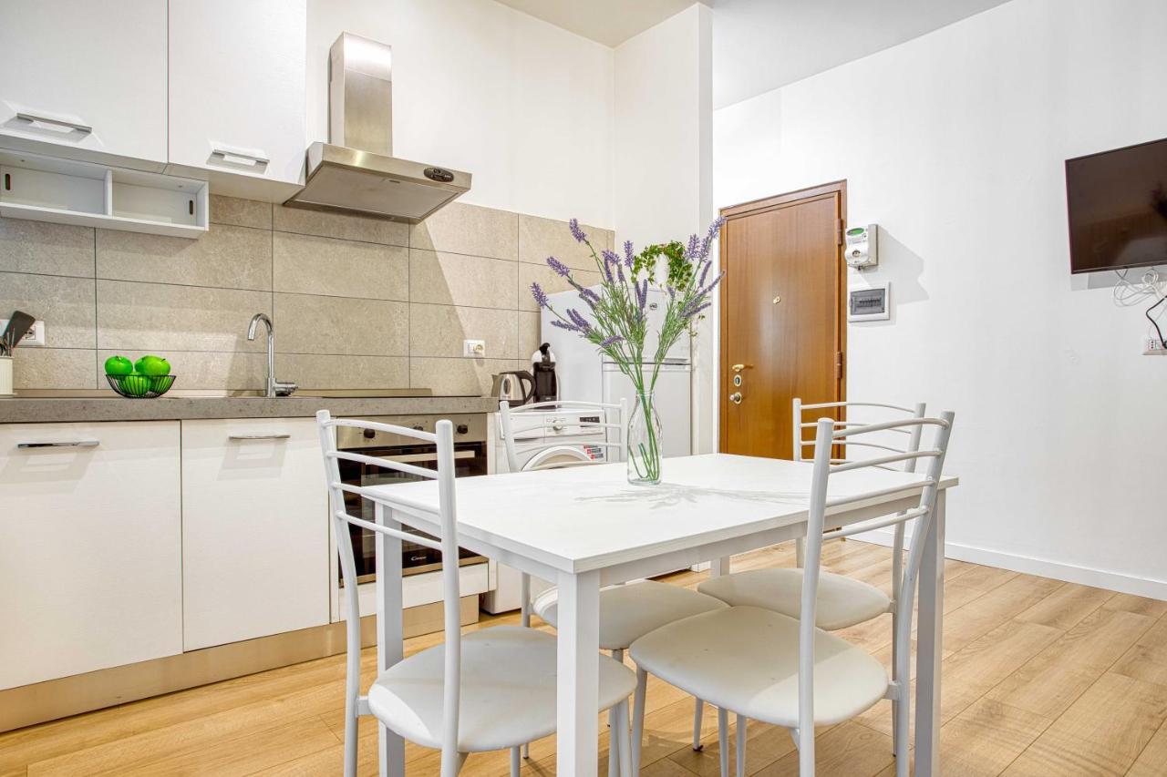 ミラノJoivy Warm And Inviting Flat With Balconyアパートメント エクステリア 写真