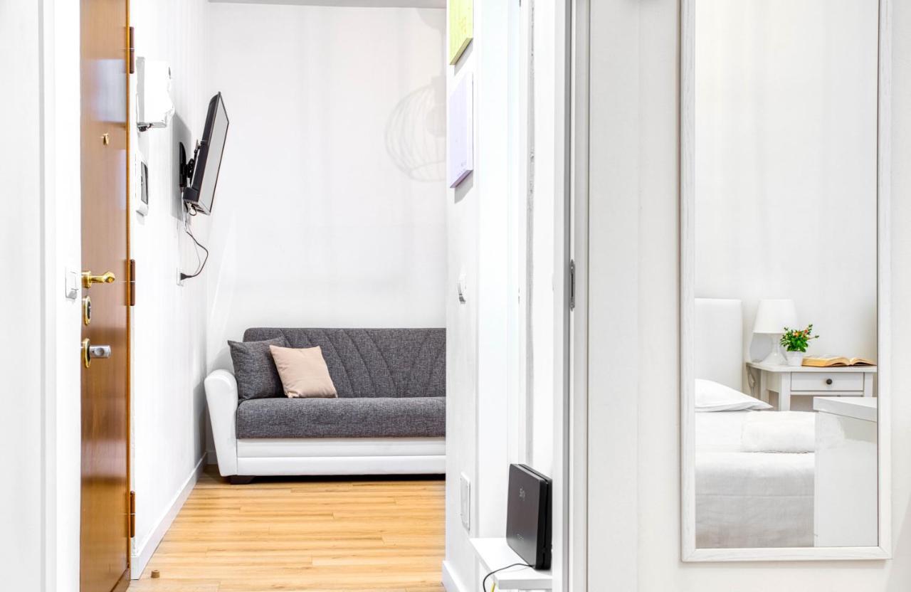ミラノJoivy Warm And Inviting Flat With Balconyアパートメント エクステリア 写真
