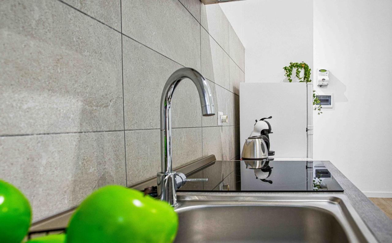 ミラノJoivy Warm And Inviting Flat With Balconyアパートメント エクステリア 写真