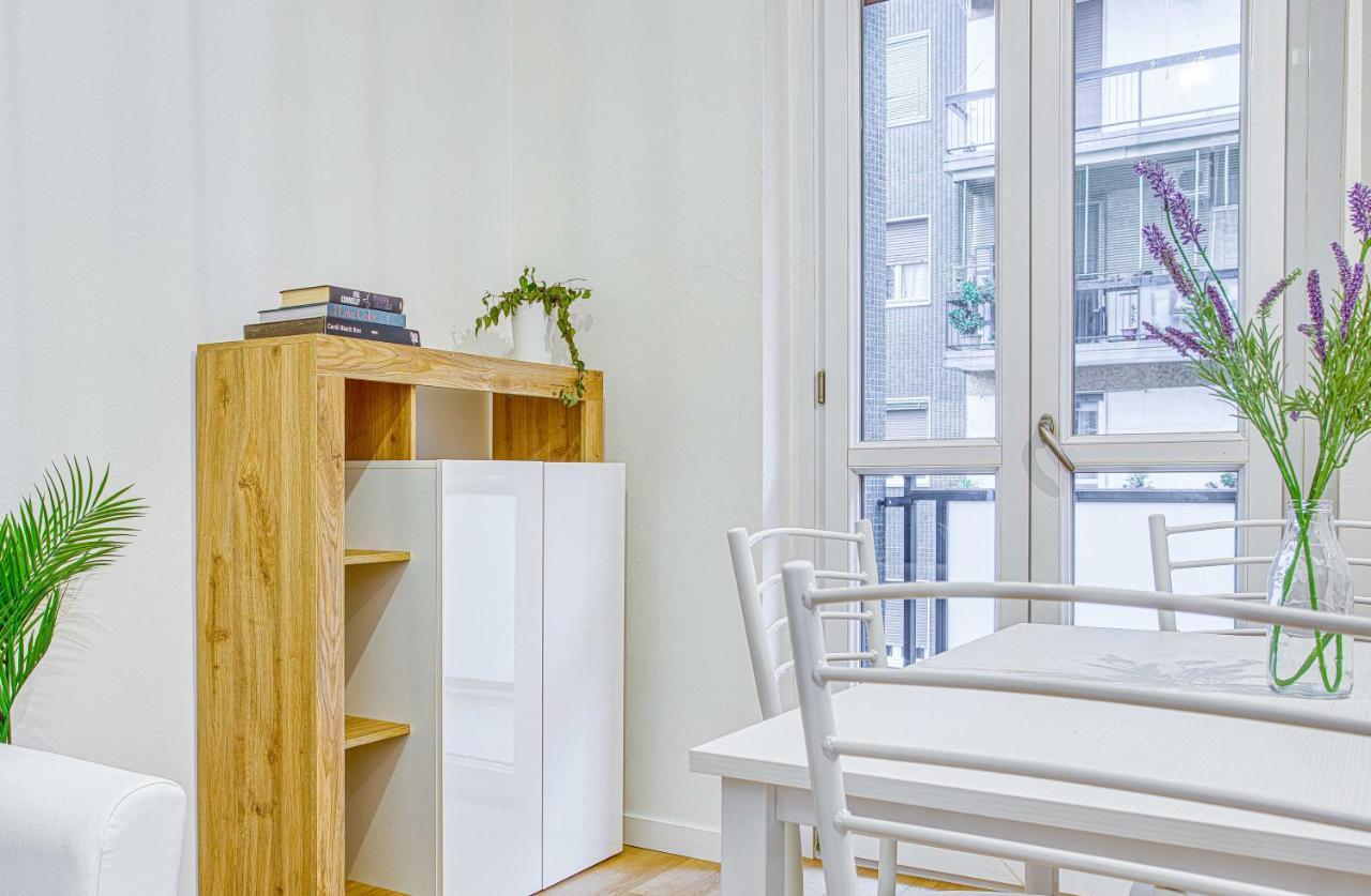 ミラノJoivy Warm And Inviting Flat With Balconyアパートメント エクステリア 写真